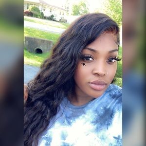 Meet your Posher, Desiree